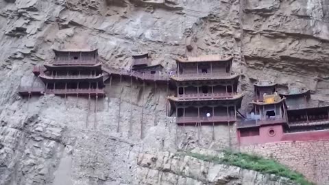 20_Strangest_Places_Where_People_Actually_Live