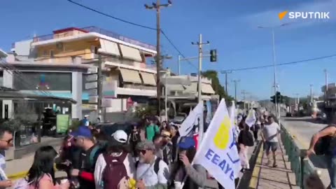 MANIFESTACION Cerca del Ministerio de Defensa Nacional griego en Atenas