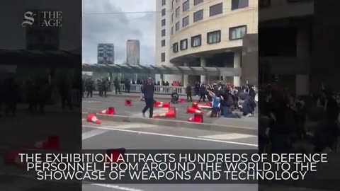 Melbourne protests - ugly clashes outside major weapons expo