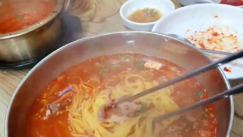 Let's take a look at the taste of miso somen noodles, meat noodles, and steamed Korea~~~