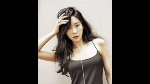 Is This The Sexiest Outfit Worn By Taeyeon?