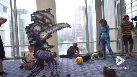 8-bit scroll cosplay