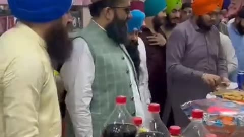 Islamic Pakistani scholar inaugurating