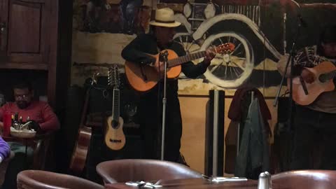 En un pequeño restaurante en San Miguel de Allende, México