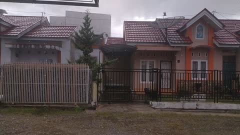 Rain and Thunder Sounds in Front of the House