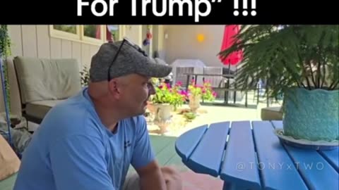 This guy taught his bird how to say "VOTE FOR TRUMP"