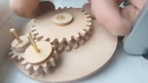 Wooden gears mechanism