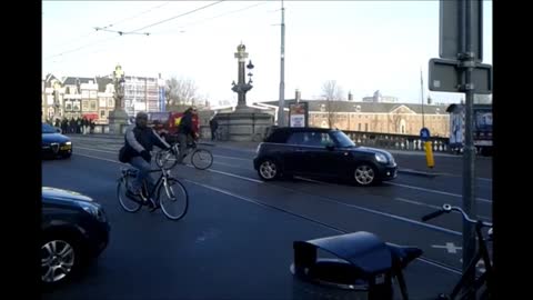 Amsterdam - Bikes vs Cars