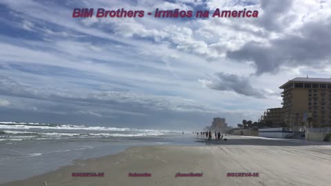 Caminhando na Praia de Daytona Beach + Daytona Beach Shores + Florida + USA + EUA