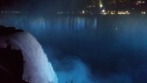 Niagra Falls USA light show!