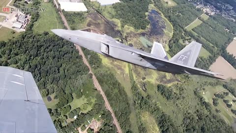 How Good is F-22 Raptor Jet Fighter in the Sky