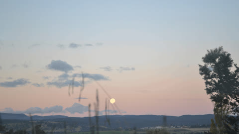 2021-03-27 Moonrise @ Launceston [4K]