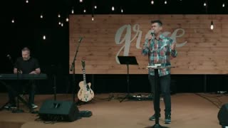 Charismatic False Prophet Sings Strange Impromptu Love Song to Jesus