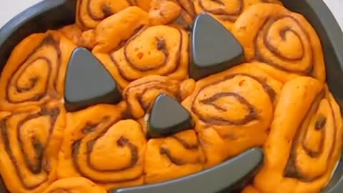 This pumpkin cinnamon roll