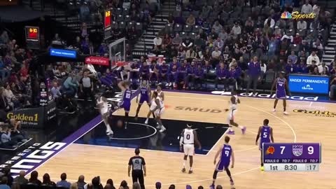 🥶 Domantas Sabonis put Mikal Bridges on a poster