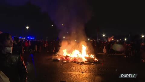 France: Clashes erupt outside National Assembly during protests against pension reform - 17.03.2023