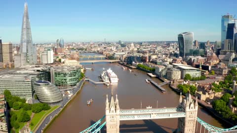 RELAXING PIANO BACKGROUND / LONDON ENGLAND AERIAL VIEW