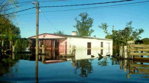 Severe floods in Uruguay displace thousands