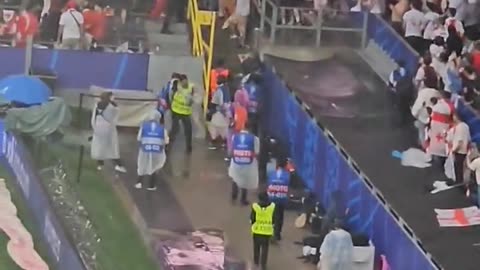 😳🥊 A fight erupted in the stadium between fans of Turkey and Georgia...