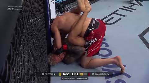 Charles Oliveira vs Islam Makhachev | Free Fight | UFC 294