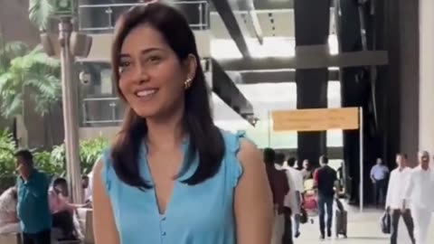 Rashi Khanna Spotted At Airport #rashikhanna