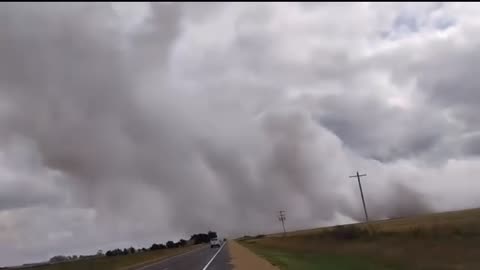 Nebraska - Train Car Container Explodes resulting in several railcars catching fire carrying Toxic Perchloric Acid, Causing 4 Mile Immediate Evacuations