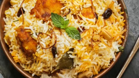 Lazeez Bhuna Murgh Biryani: A Taste Sensation! 😋🤤