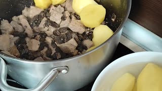 Meat mushrooms potatoes