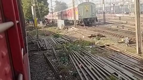 Parallel race train to reach railway station