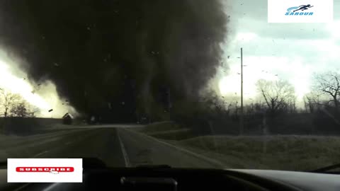 INCREDIBLE Storm Chaser Captures HUGE TWIN Tornadoes! Sigourney, Iowa March 31, 2023