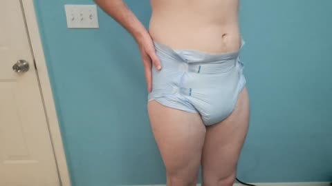 Unique Wellness adult diapers, how it looks and fits