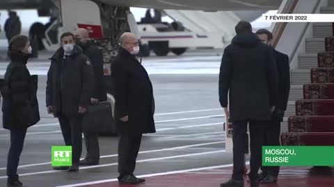 Macron attendu avec une haie d'honneur à Moscou