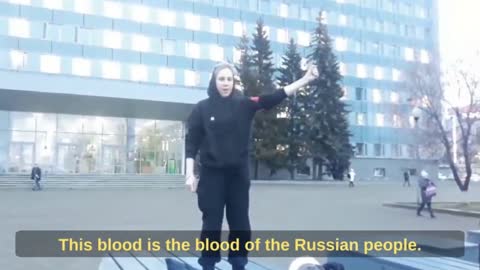 The Russian girl pink cut her wrists to protest Putin