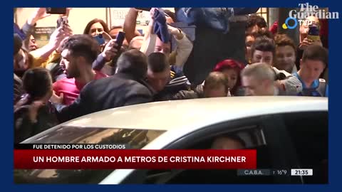 Man points gun at Argentinian vice-president Cristina Fernández de Kirchner