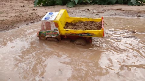 Tata Truck Accident Mud Pit Pulling Out John deere Tractor | Bruder Tractor | Mt tractor