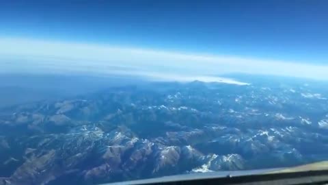 SEE THE EARTH AS IT ACTUALY IS AND ITS LOCAL SUN, FILMED BY HIGH ALTITUDE PILOT