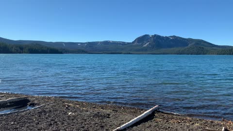 Central Oregon – Paulina Lake “Grand Loop” – Hot Springs Beach Shoreline – 4K