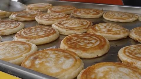 Most Famous Korean Street Food - Ring Hotteok , Sweet Pancake