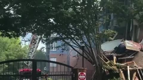 Police and emergency services respond to explosion in Dunwoody, Georgia