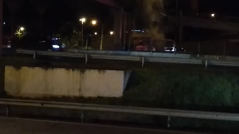 incendio no onibus na rodovia rapozo tavares em sorocaba sp brasil