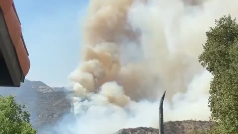 Smoke Engulfs SKY AS WILDFIRE Spreads Rapidly With Onshore Winds in California