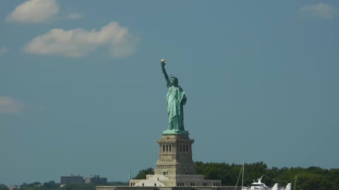 Beautiful Time Lapse Video of the Statue of Liberty