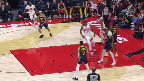 NBA Brown! Alley-Oop dunk lights up the Raptors!