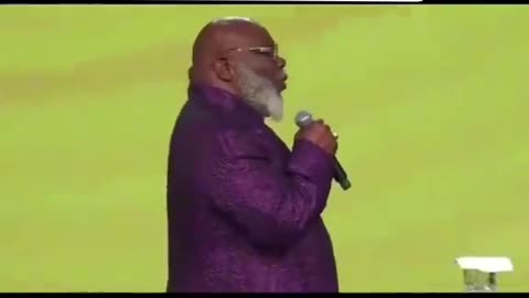 'Have you ever been swallowed ?' TD Jakes at a Diddy party 🚮