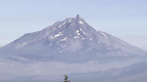 The BEAUTIFUL Mount Washington – Three Fingered Jack Loop – Central Oregon – 4K