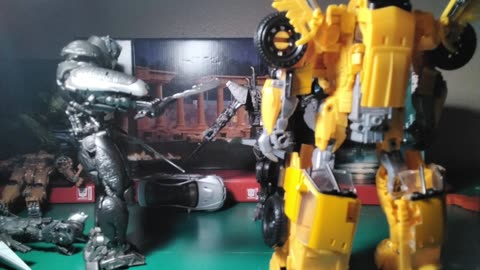 Scourge vs sideswipe cheator optimus primal and super bumblebee 2.0 rotb stop motion movie