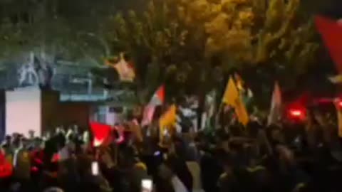 ►Tehran: Iranian protesters denounce Hospital massacre by Israel at British embassy