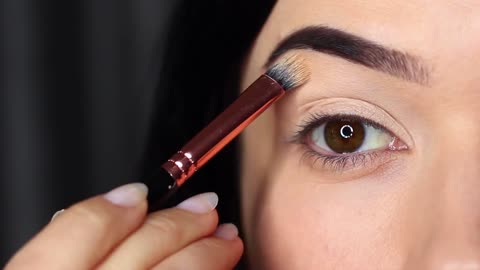 Beginners Makeup Tutorial How To Apply Eyeshadow