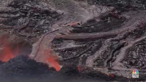 Icelandic Volcano Bursts Back Into Life With Smoke And Lava_batch