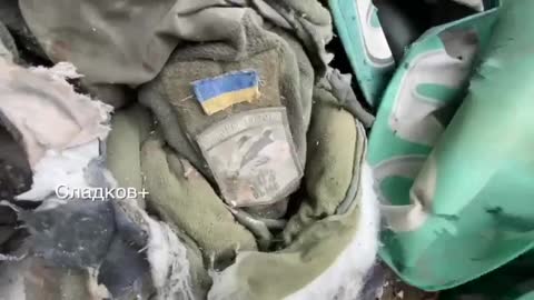 Ukraine War - They lie near a huge funnel 400 meters from Azovstal (Graphic)